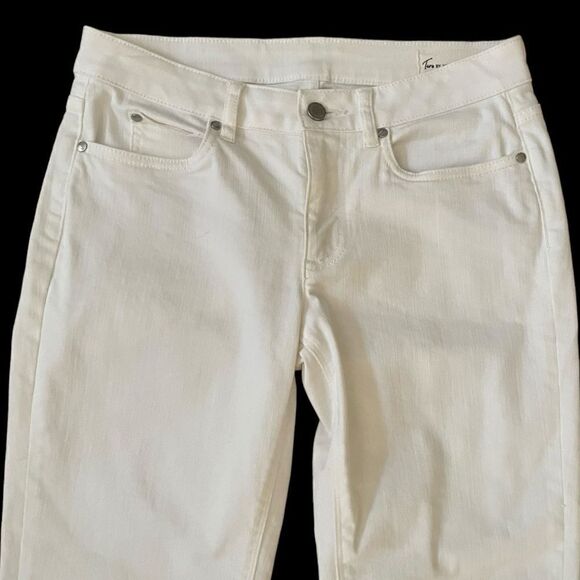 TWO by Vince Camuto Skinny Jeans in a White Wash, size 27/4 - Picture 8 of 8